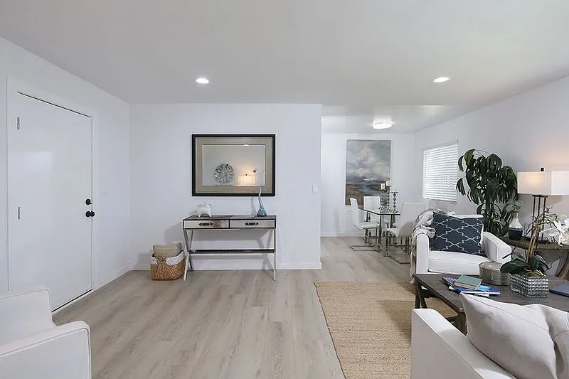 2 bed, 1.0 bath, $2,700 — Photo 3
