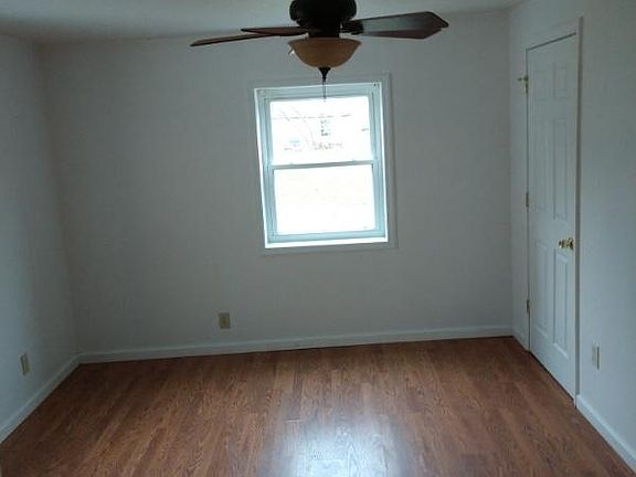 5th image of 301 E Maine Ave