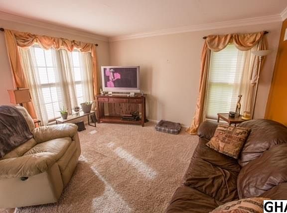 5th image of 62 Woodmyre Ln