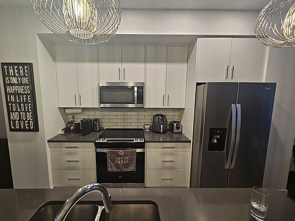 4th image of 610 Academy Way