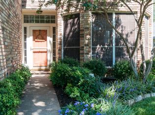 1808 Quail Hollow Dr, Grapevine, TX 76051