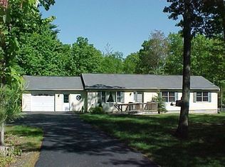 138 Spicebush Ln, Milford, PA 18337