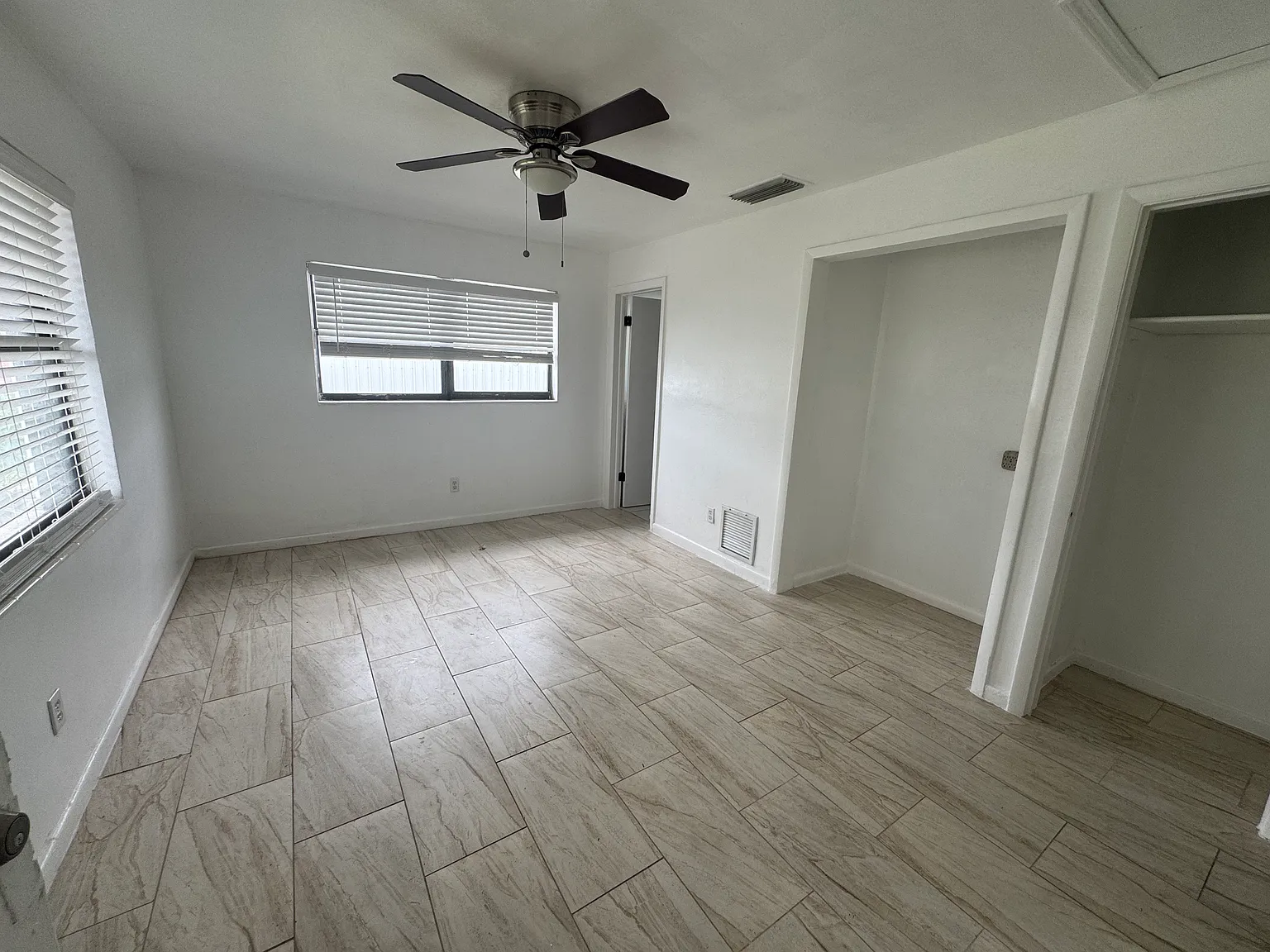 2 bed, 880 sqft, $1,100 — Photo 1
