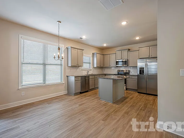 210 Margrave Dr — Photo 4