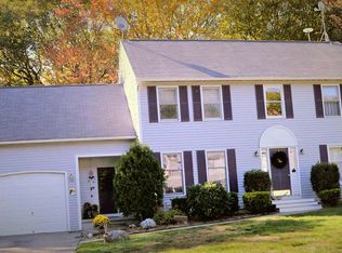 101 Castleton Dr, Cranston, RI 02921