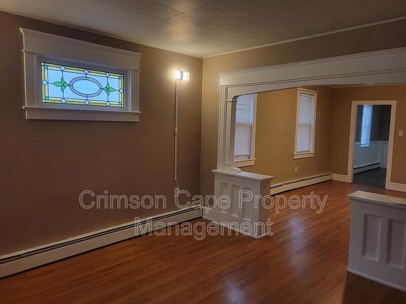 1st image of 25 Myrick St