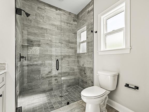 5th image of 159 Georgia St