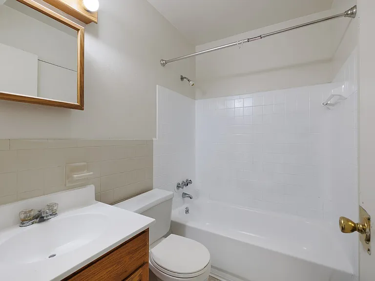 9805 Lilac Dr — Photo 7
