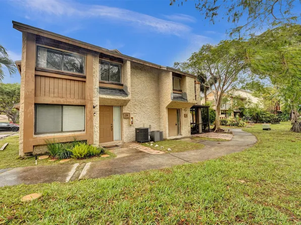 26 Wimbledon Lake #248, Plantation, FL 33324