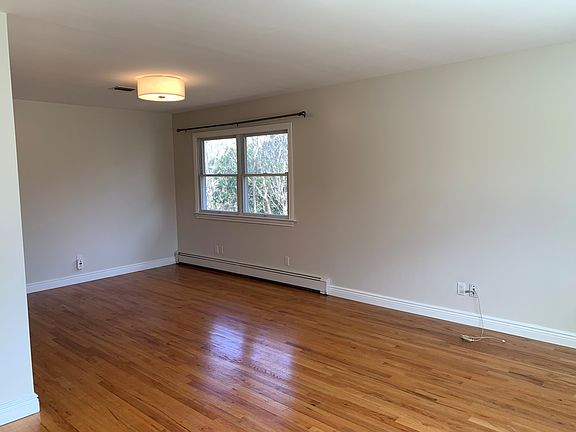 Dining room. Open floor plan.