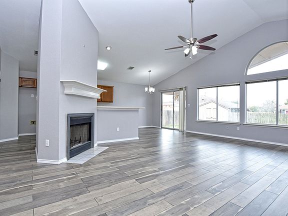5th image of 1007 Blackthorn Dr
