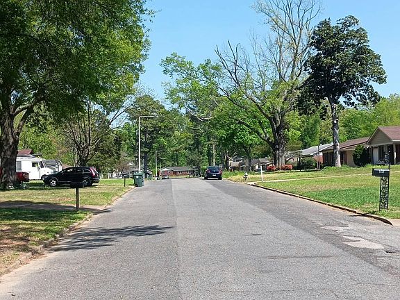 4th image of 1454 Abernathy Rd