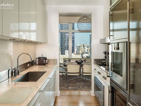 5th image of 400 E 67th St APT 22A