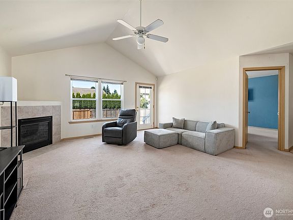 4th image of 1073 Opal Lane