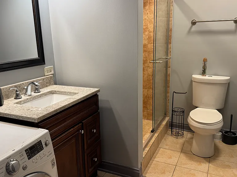 9S060 Lake Dr #12-102 — Photo 12