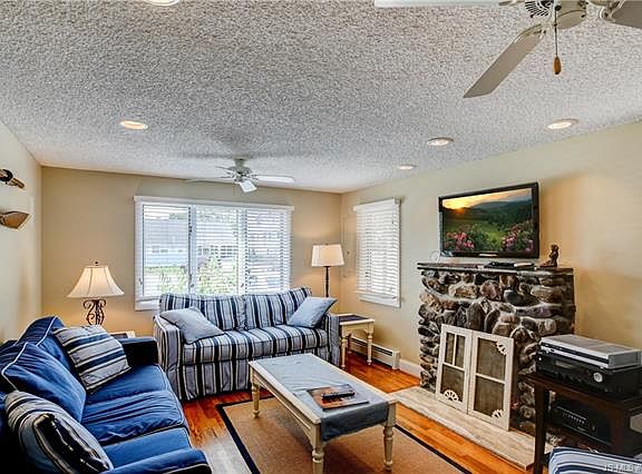4th image of 419 Engleside Ave