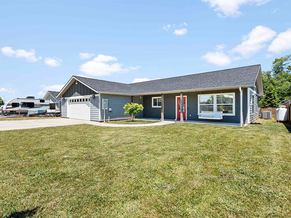 1st image of 230 Longiflorum Ln