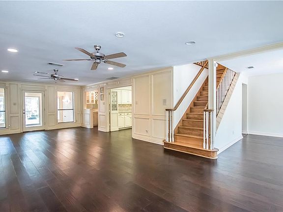 4th image of 3608 Woodcrest Ct