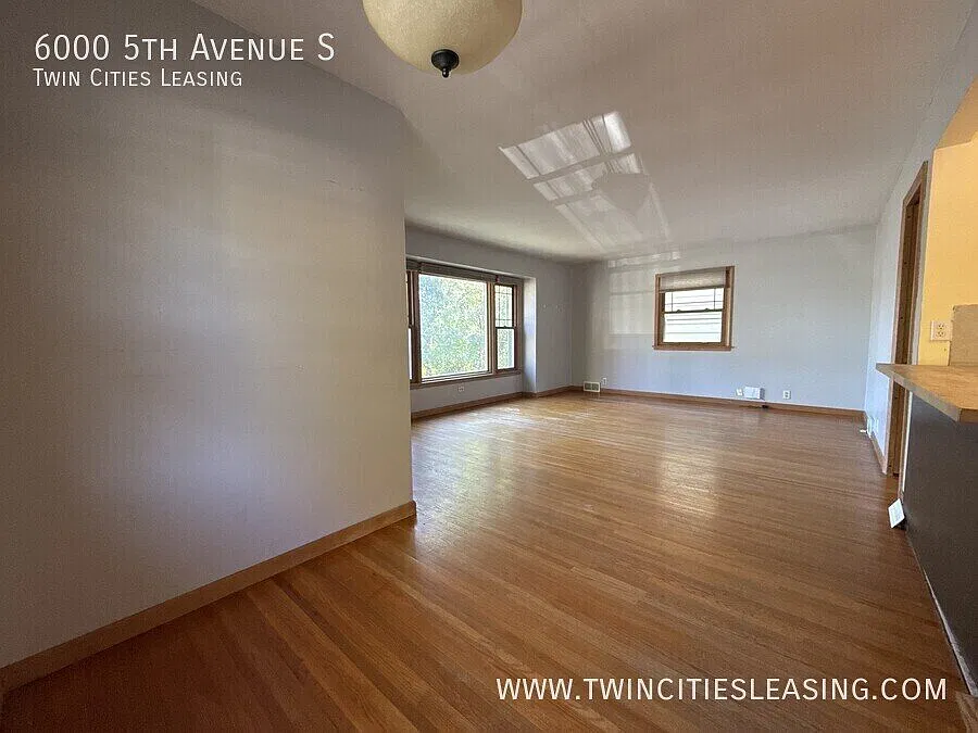 3 Bed 1 Bath Single Family Home W/ Fenced in Yard! — Photo 4