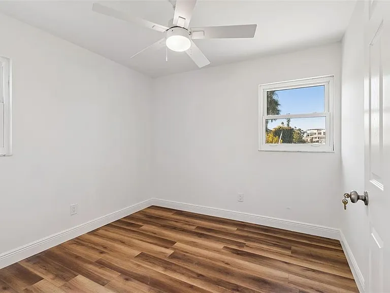 14919 N Bayshore Dr #1 — Photo 25