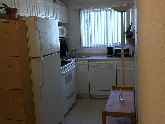 Kitchen with breakfast nook