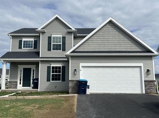 93 Candleford Hts, West Henrietta, NY 14586
