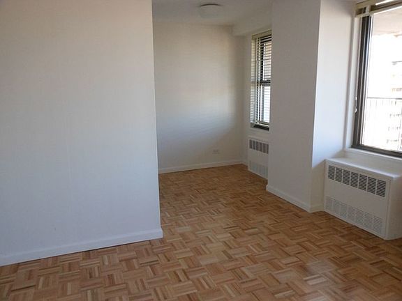 3rd image of 70 W 95th St APT 8F