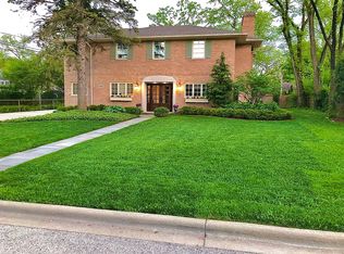 945 Polo Ln, Glenview, IL 60025
