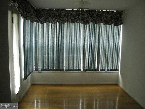 4th image of 1003J Jessicas Ct #11