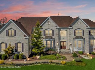 14 Rifkin Ct, Manalapan, NJ 07726