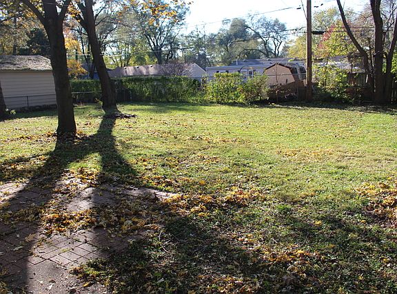 4th image of 610 N Glenwood Pl