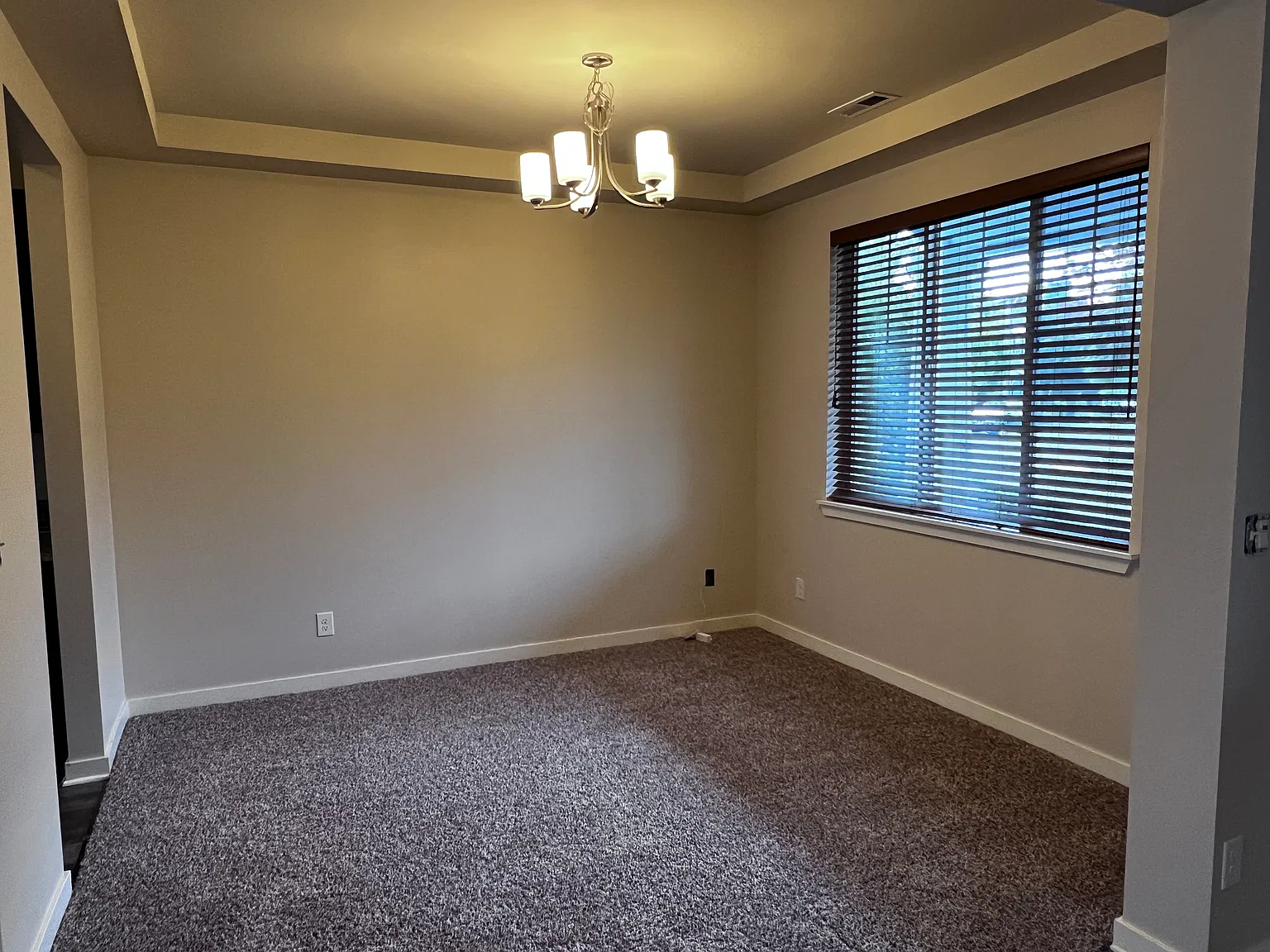 5 bed, 3.5 bath, 3113 sqft, $3,495 — Photo 4