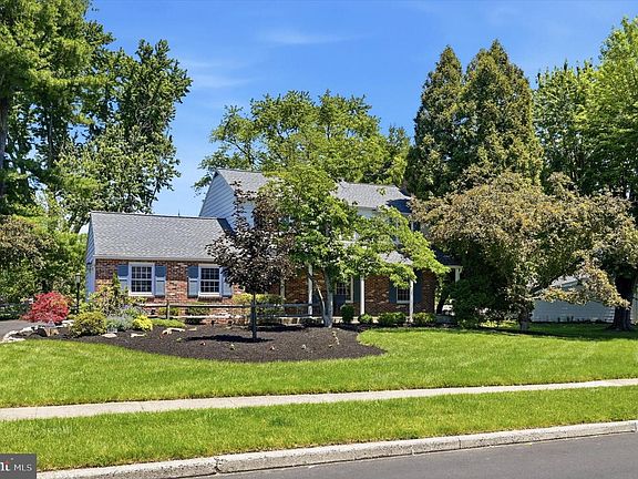 2nd image of 1120 Donna Dr