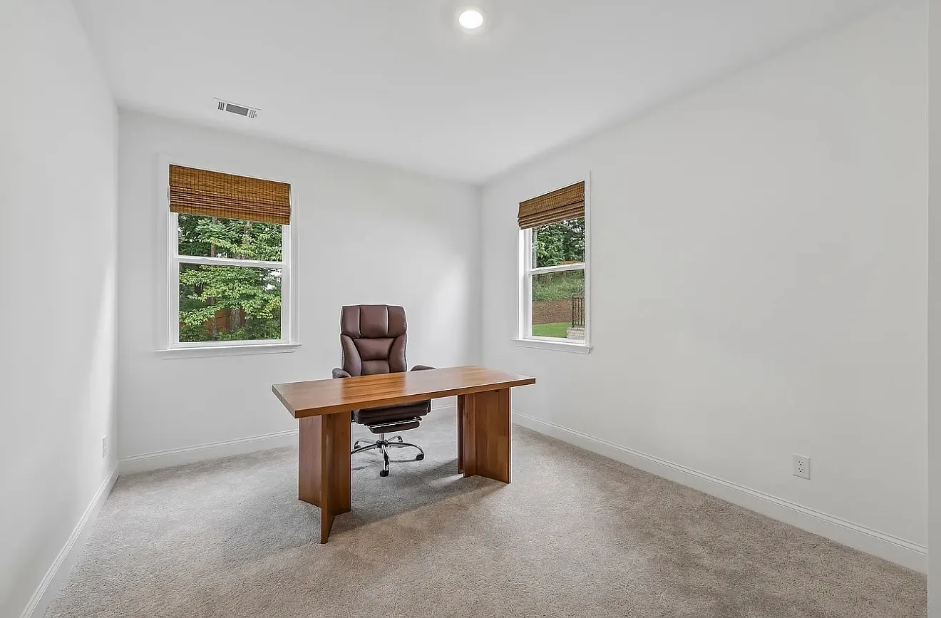 5 bed, 3504 sqft, $3,500 — Photo 4