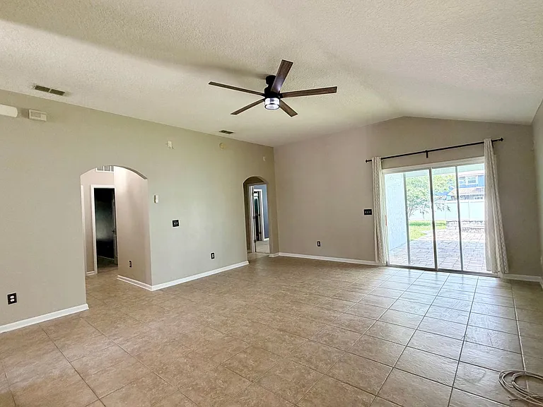 1919 Derringer Rd — Photo 11
