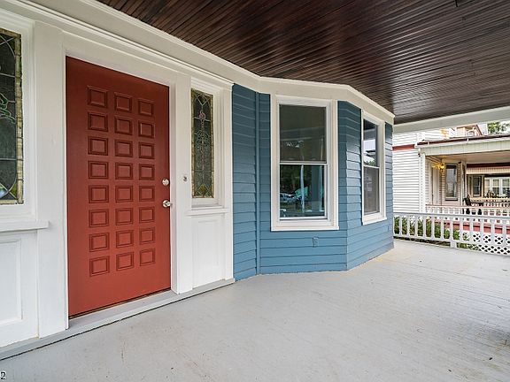 3rd image of 457 No Maple Ave