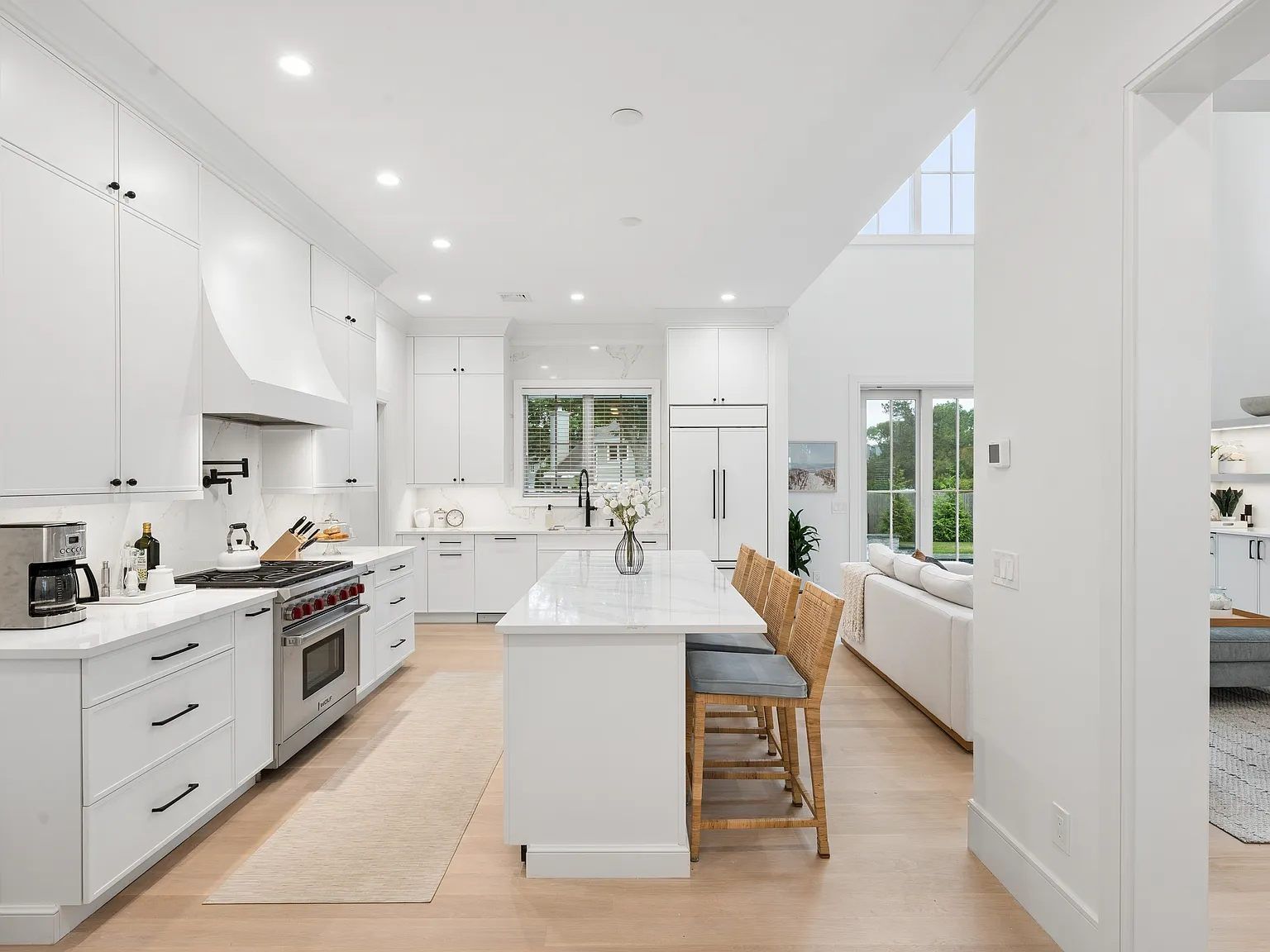 Luxury New Construction Summer Rental in Westhampton Beach — Photo 4