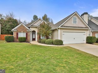 227 Village Park Dr, Newnan, GA 30265