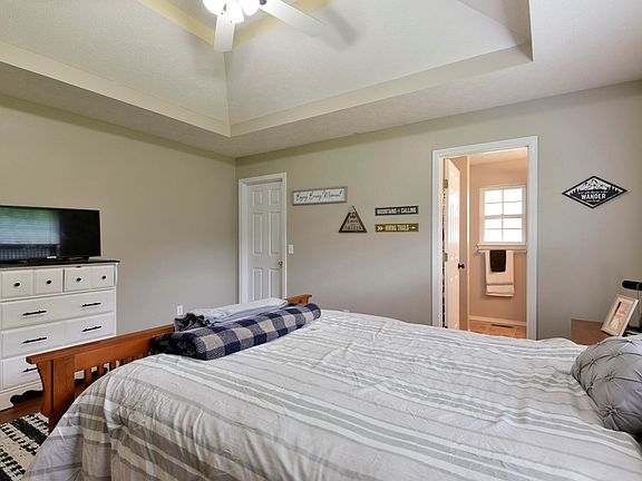 5th image of 729 N Elder Ave