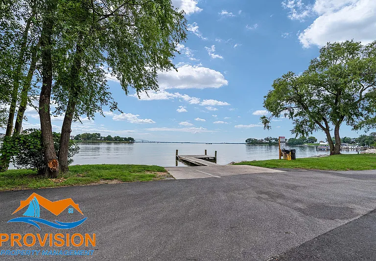 8436 Bay Dr — Photo 32