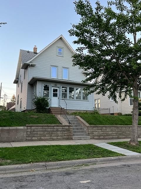 Front view of the house.