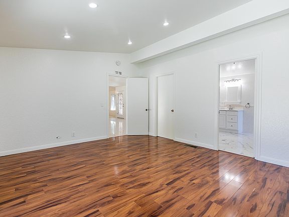 3rd image of 27584 Onyx Ln