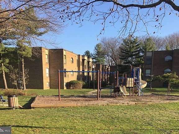 4th image of 24 Silverwood Cir APT 3