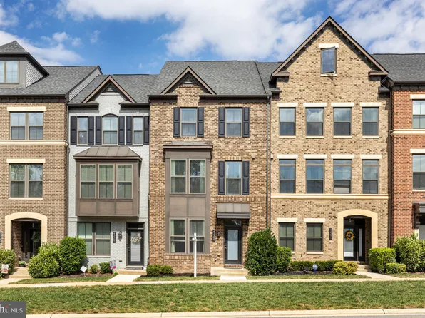 43389 Ghazwa Sq, Ashburn, VA 20148