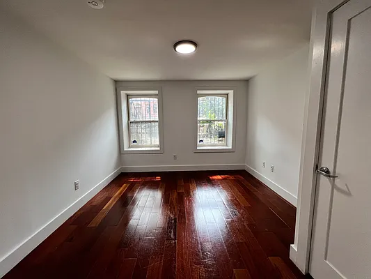 Rented by Massada Home Sales Inc | media 20