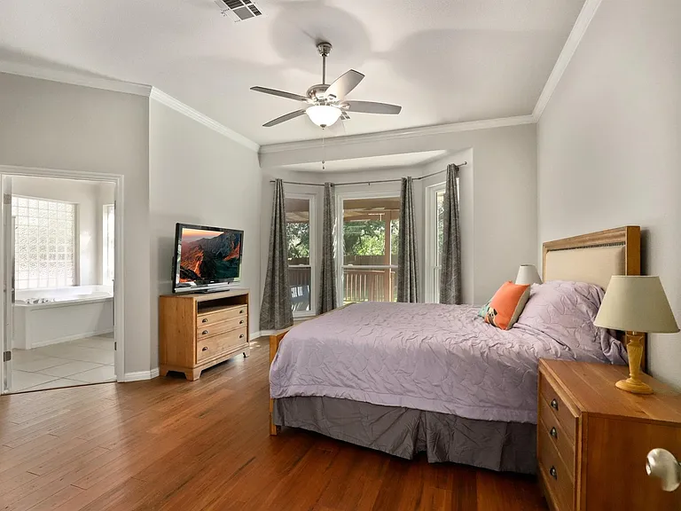 18121 Whitewater Cv — Photo 16
