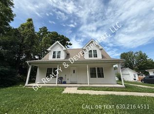 446 S State St, Hampshire, IL