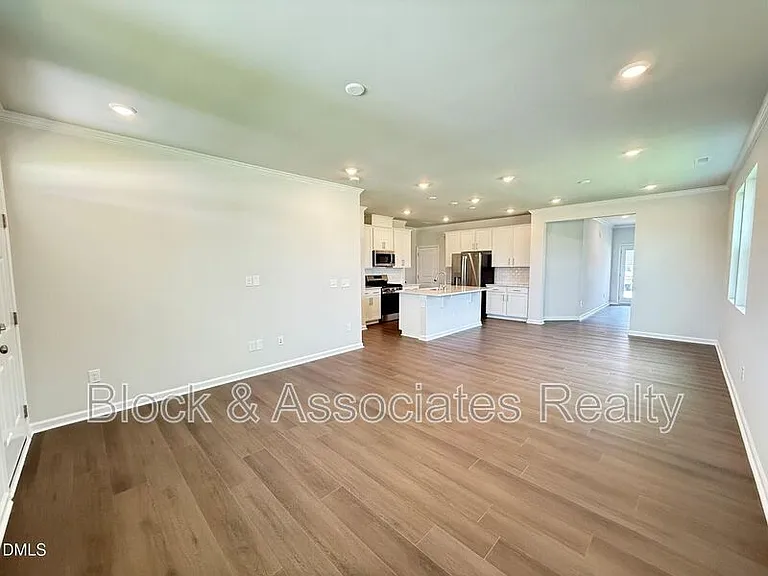 304 Marmalade Sky Ln — Photo 5