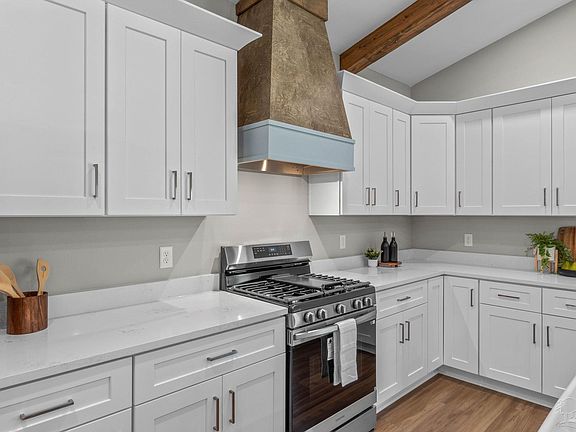 4th image of 3453 Argyle Dr