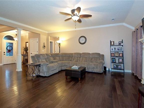 3rd image of 12496 Cooper Dr